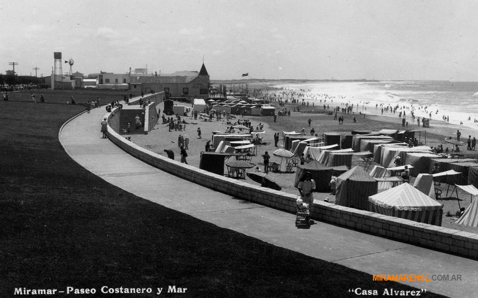 Paseo Costanero. Se puede observar la rambla