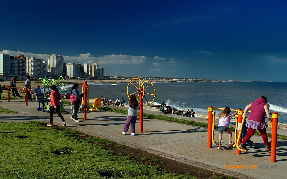 Plaza saludable frente al mar