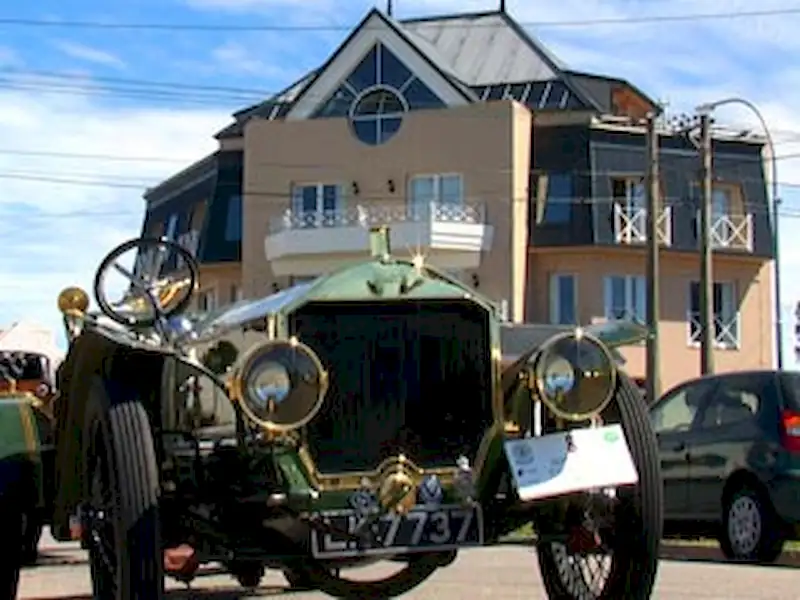 Autos Antiguos en Miramar | Miramarense