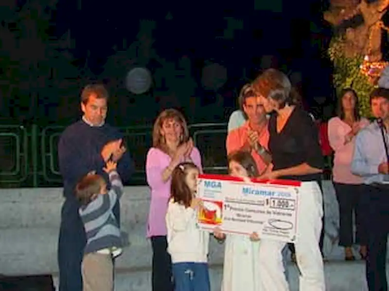 Concurso de Vidrieras Navideñas en Miramar | Miramarense