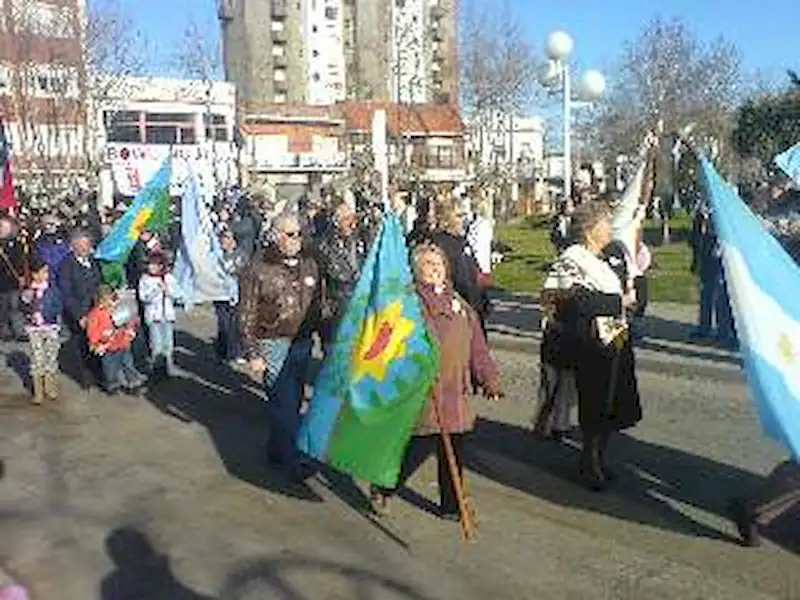 Desfile en Miramar por el 9 de Julio | Miramarense