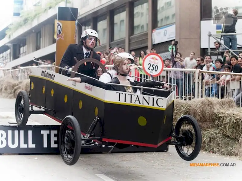 Equipo de Miramar hizo podio en la carrera de Autos Locos | Miramarense