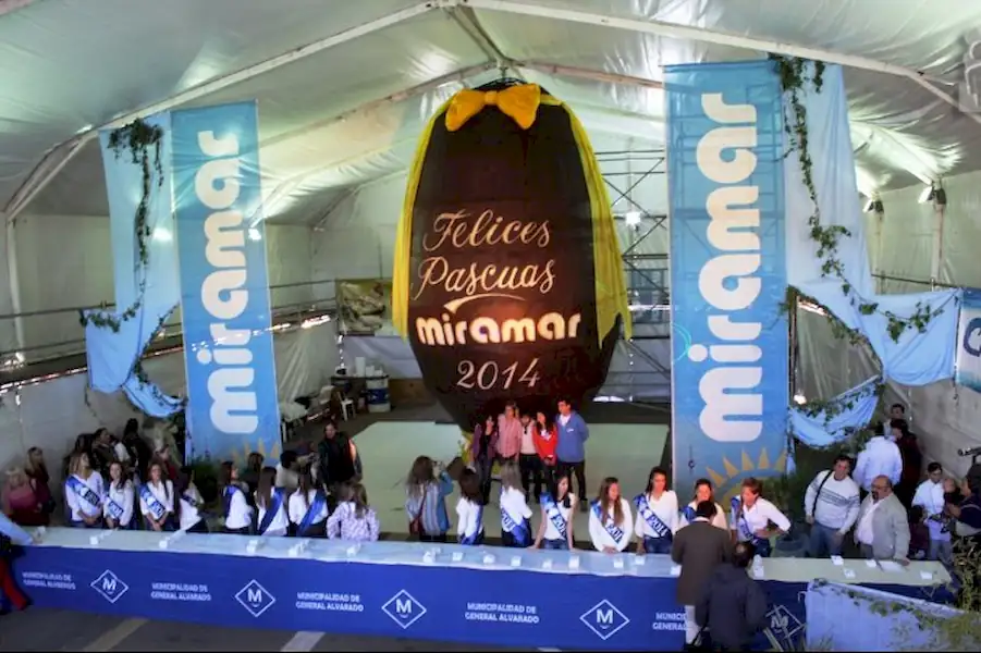 Se repartió el Huevo de Pascuas Gigante | Miramarense