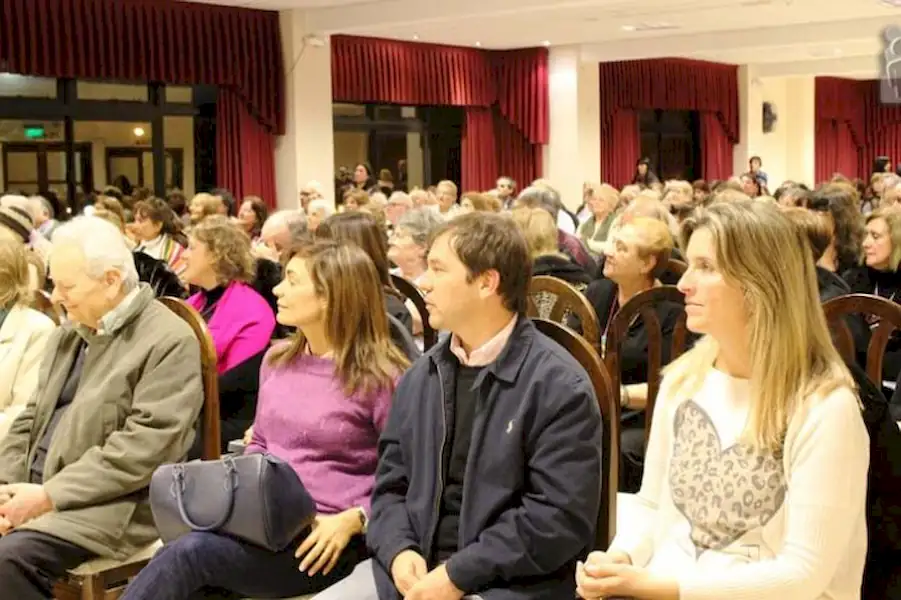 Local | Miramar festejó su aniversario Cantando