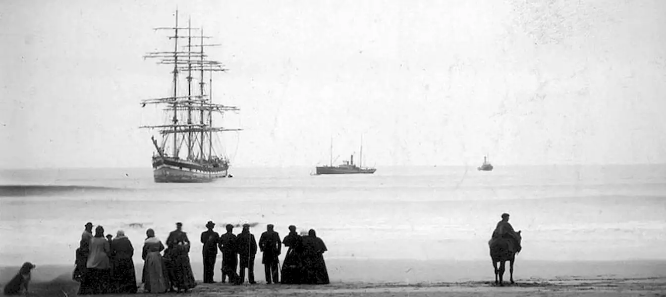 Fragata inglesa que varó en la costa de Miramar | Miramarense