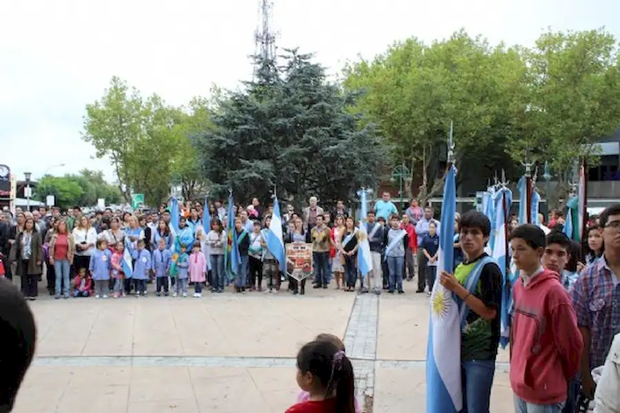 Local | Acto por el 2 de Abril