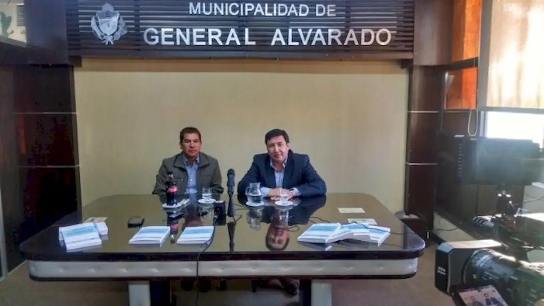 Arroyo presentó su libro sobre la grieta social | Miramarense