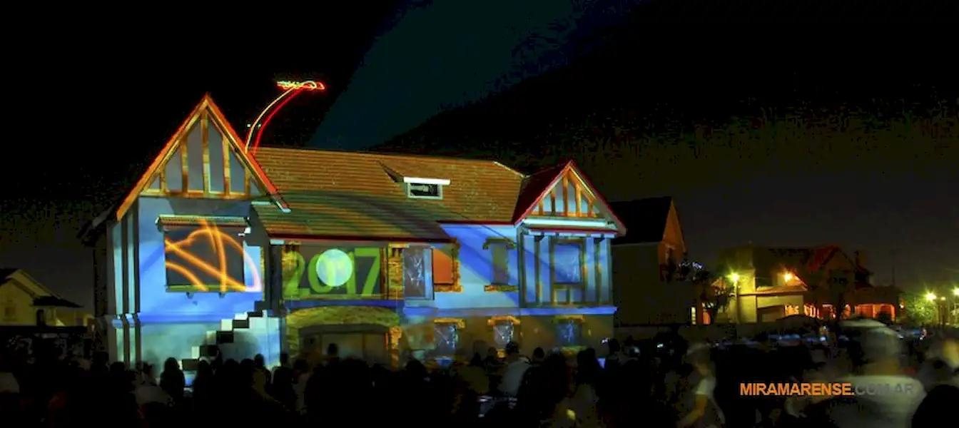 Recibimos el 2017 con show de Mapping | Miramarense