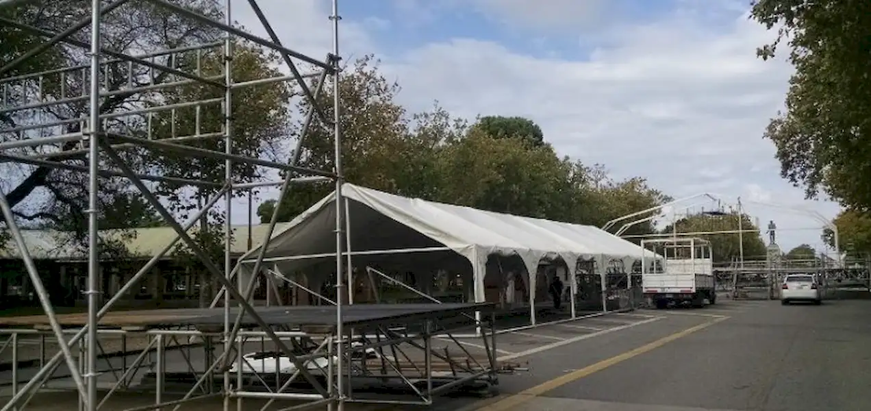 Conejo de Pascuas Gigante en Miramar | Miramarense