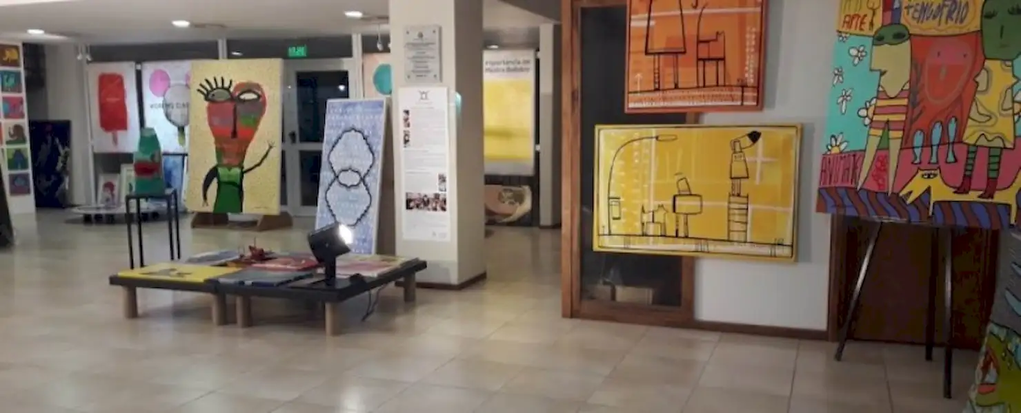 Milo Lockett pinta en Miramar | Miramarense